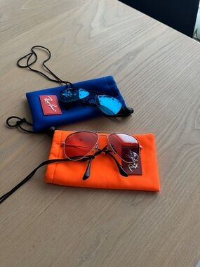 Ray-Ban Aviator Sunglasses with Orange and Blue Pouches
